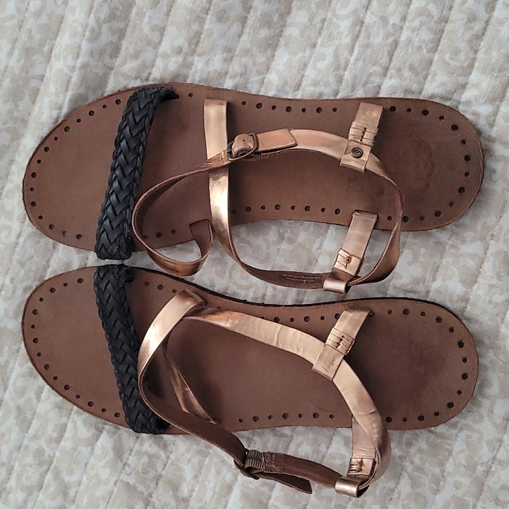 UGG Jordyn Rose Gold Sandles